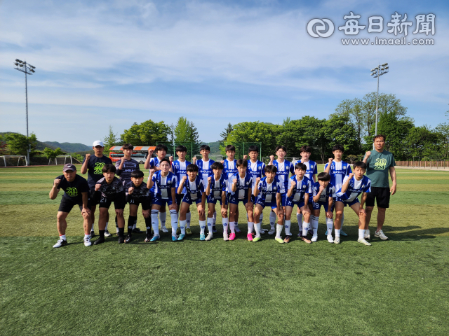 축구 명문을 꿈꾸며 구슬땀을 흘리고 있는 경북 청송군 진보면 진성중학교 축구부. 전종훈 기자