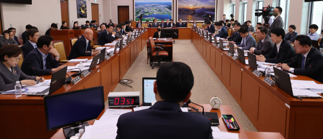 국회 국토교통위원회 전체회의가 24일 오전 서울 여의도 국회에서 김민기 위원장 주재로 열리고 있다. 연합뉴스