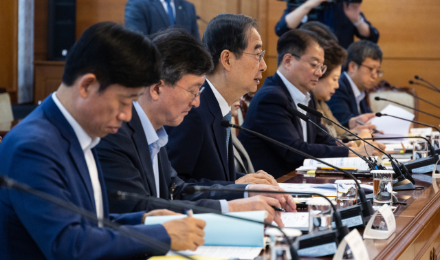 한덕수 국무총리가 26일 오전 서울 종로구 정부서울청사에서 열린 제2차 인재 양성 전략회의에 참석해 국가의 인재 양성과 관련한 발언을 하고 있다. 연합뉴스