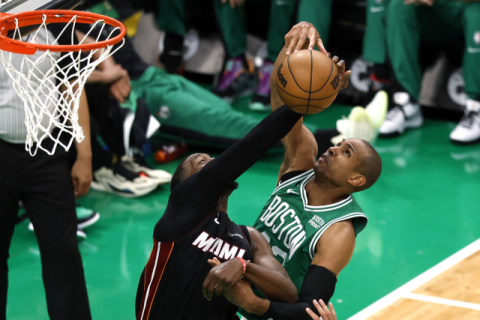 '역스윕은 없다' 마이애미, 보스턴 꺾고 NBA 파이널 진출