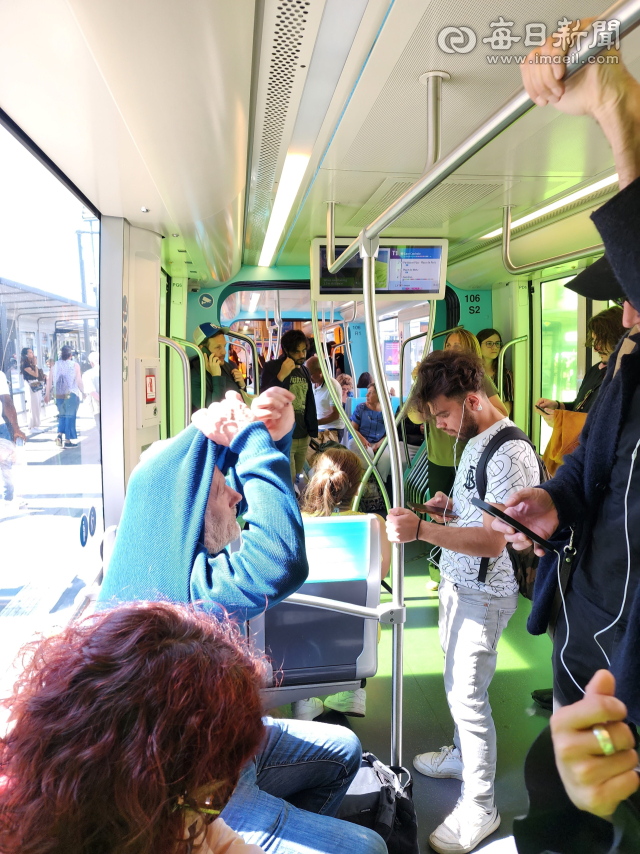 2020년 세계 최초로 대중교통 무료화를 선언한 룩셈부르크. 이곳 국민 대다수는 자차를 이용하지 않고 트램이나 버스를 이용하고 있다. 전종훈 기자