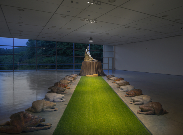 김영진, #2 2015-3, Polyester, bronze, heat, 210×210×350cm, 120×55×40cm×21ea, 2015
