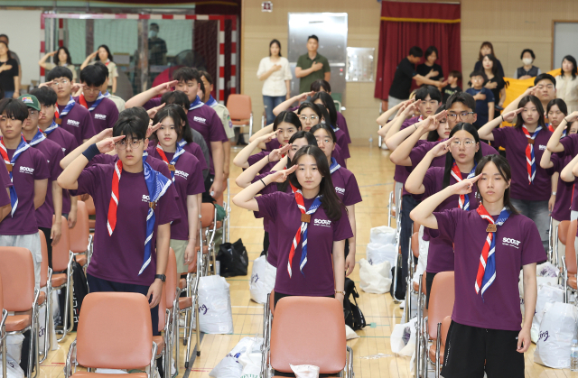 대구시교육청(교육감 강은희)과 한국스카우트대구연맹(연맹장 동영훈)은 지난 10일 대구노변초등학교에서 제25회 세계잼버리에 참가하기 위한 대구대표단 발대식을 가졌다. 대구시교육청 제공