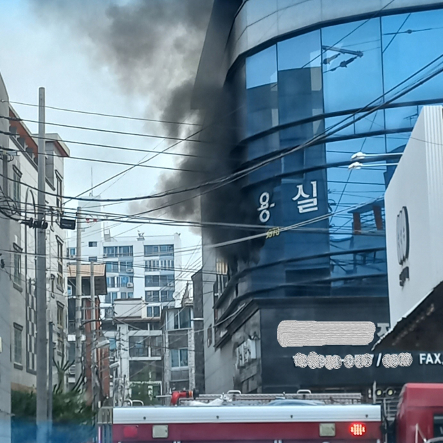 경북 칠곡군 왜관읍 상가건물 화재 현장. 경북소방본부 제공