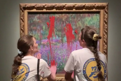 ['헐' 글로벌 황당사건]<17>모네 작품에 페인트 테러 “이건 아니잖아!”