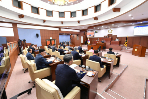 김천시의회, 제2회 추경예산안 심사 위한 임시회 개회