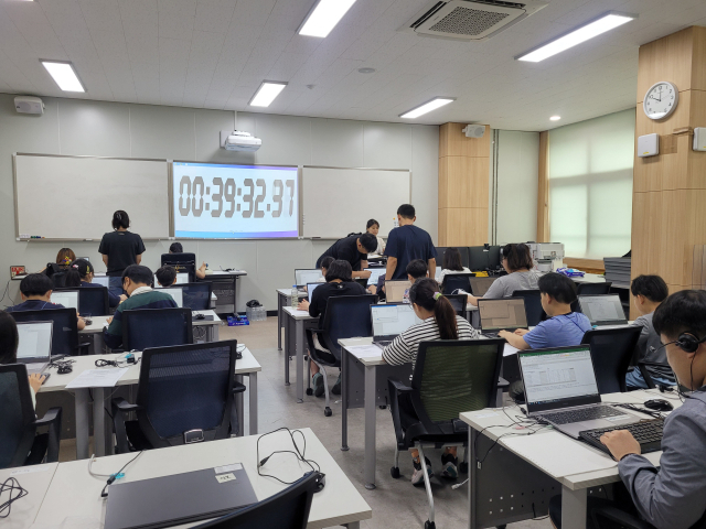 22일 대구창의융합교육원에서 열린 2023. 대구장애학생 e페스티벌 한글, 엑셀 종목 대회에 참가한 학생들이 기량을 뽐내고 있다. 대구시교육청 제공