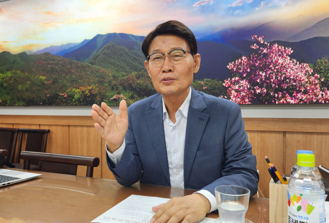 박남서 영주시장이 시정에 대해 밝히고 있다. 마경대 기자