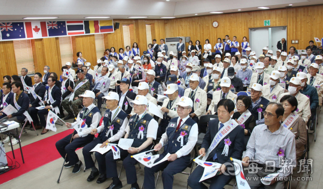 경산시는 23일 경산보훈회관 회의실에서 6.25전쟁 제73주년 기념식을 가졌다. 김진만 기자자