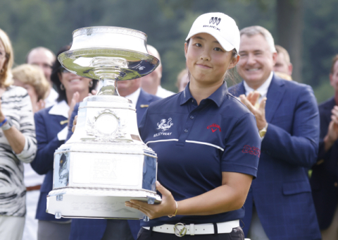 펑산산 후계자 인뤄닝, 中 두번째 LPGA 메이저 트로피 들어올려