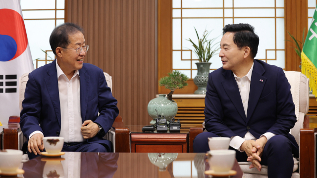 홍준표 대구시장과 원희룡 국토교통부 장관이 26일 대구시청 산격청사에서 