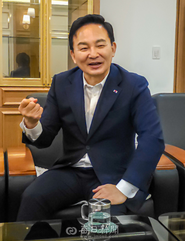 원희룡 국토교통부 장관이 26일 경북 안동을 방문해 매일신문과 인터뷰를 하며