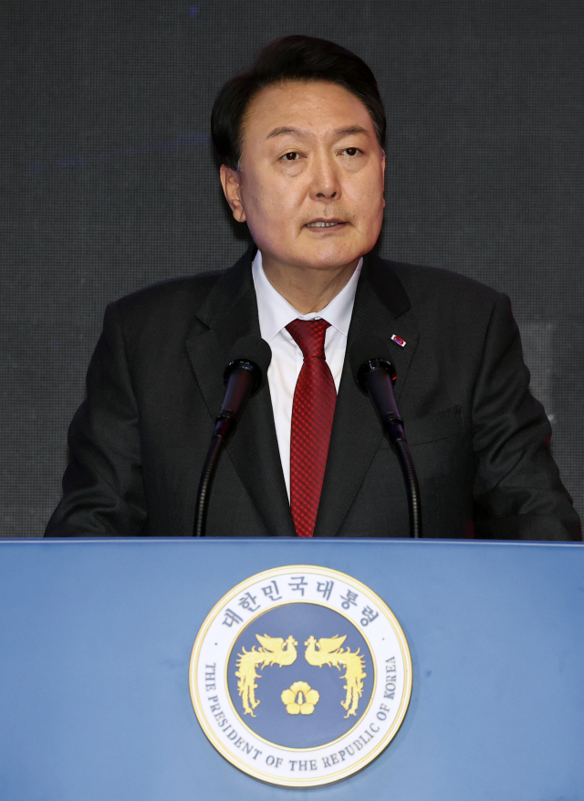 윤석열 대통령이 28일 서울 중구 장충체육관에서 열린 한국자유총연맹 창립 제69주년 기념식에서 축사하고 있다. 연합뉴스