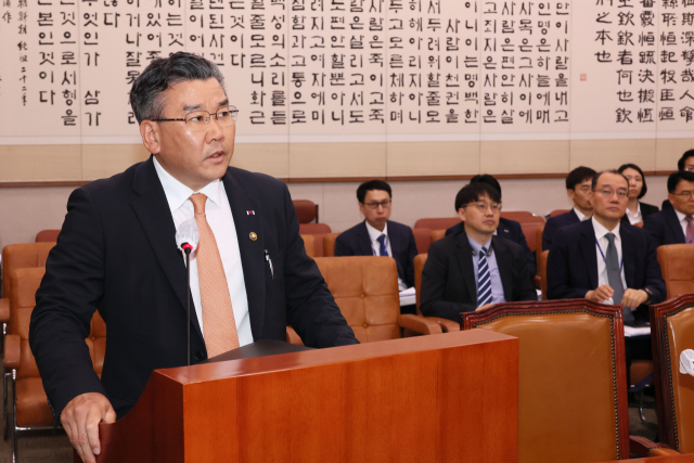유병호 감사원 사무총장이 29일 오전 국회에서 열린 법제사법위원회 전체회의에서 민주당 김의겸 의원의 질의에 답변하고 있다. 연합뉴스