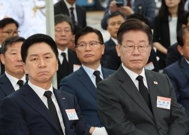 김기현 국민의힘 대표와 이재명 더불어민주당 대표가 29일 오전 경기도 평택시 포승읍 해군 제2함대사령부에서 열린 
