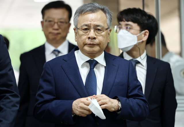 대장동 민간 개발업자들을 돕는 대가로 금품을 수수했다는 이른바 