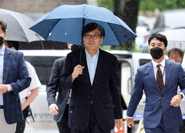 대장동 민간 개발업자들을 돕는 대가로 금품을 수수했다는 이른바 