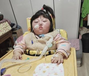 생후 5일 만에 머리를 크게 다쳐 의식 불명이 됐던 아이가 장기기증으로 4명에게 새로운 삶을 선물하고 하늘의 별이 됐다. 한국장기조직기증원 제공