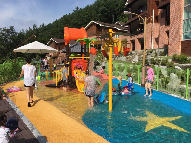 독용산성자연휴양림 어린이 물놀이장은 휴양림 내에서 최고 인기를 끈다. 성주군 제공