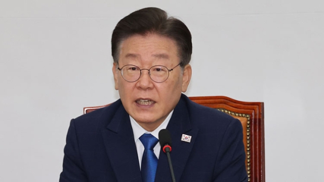 3일 이재명 더불어민주당 대표가 국회 당 사무실에서 최고위원회의를 하고 있다. 연합뉴스