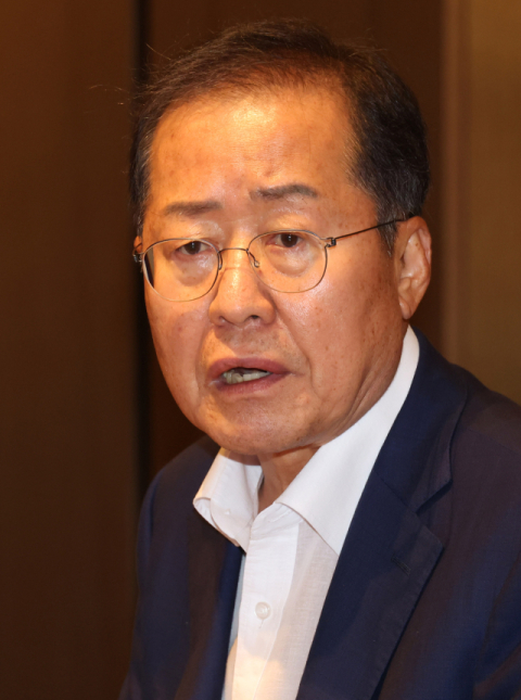 홍준표 대구시장이 29일 오후 서울 여의도 한 호텔에서 2023 대구투자설명회를 마치고 기자간담회를 하고 있다. 연합뉴스