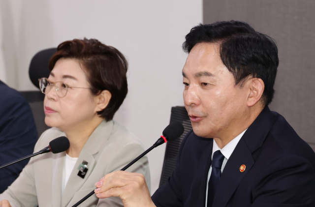 원희룡 국토교통부 장관이 6일 오전 서울 여의도 국회 의원회관에서 열린 서울~양평 고속도로에 대한 가짜뉴스 관련 국민의힘 국토교통위원회 실무 당정협의회에서 발언하고 있다. 연합뉴스