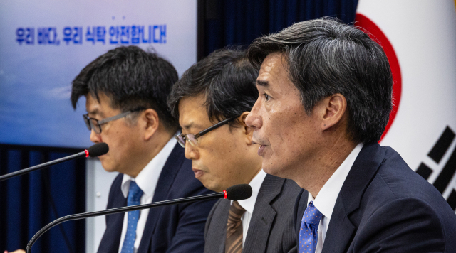 박구연 국무조정실 1차장이 5일 오전 서울 종로구 정부서울청사에서 열린 후쿠시마 원전 오염수 방류 관련 일일 브리핑에서 IAEA 후쿠시마 방류 보고서 제출 관련 정부 입장을 말하고 있다. 연합뉴스