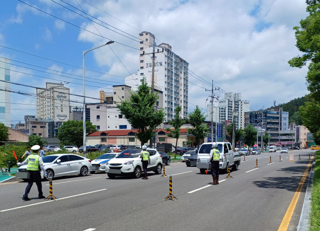 경북 구미경찰서는 자동차 · 이륜차 폭주행위(굉음 등)에 대한 대대적인 합동단속을 실시했다. 구미경찰서 제공