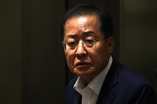 홍준표 대구시장이 29일 오후 서울 여의도 한 호텔에서 2023 대구투자설명회를 마치고 기자간담회를 하고 있다. 연합뉴스