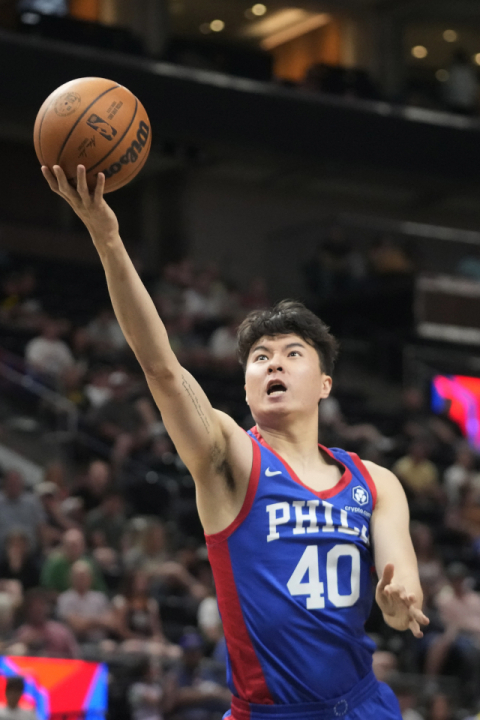 필라델피아 세븐티식서스 유니폼을 입고 NBA 서머리그에 출전한 이현중. 연합뉴스