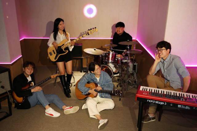 호우앤프랜즈. H-Arts 제공.