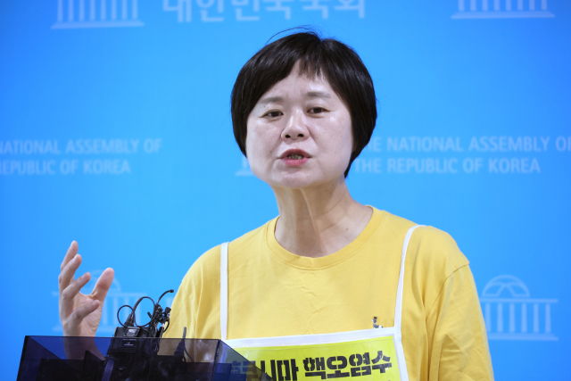 후쿠시마 핵오염수 해양 투기에 반대하며 12일째 단식농성 중인 정의당 이정미 대표가 7일 오후 국회 소통관에서 