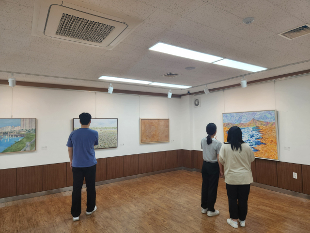 오는 8월 31일까지 대구동부도서관 1층 전시실에서 