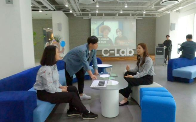 삼성전자가 다음 달 18일까지 혁신 스타트업을 발굴, 육성해 국내 창업 생태계 활성화에 기여하는 