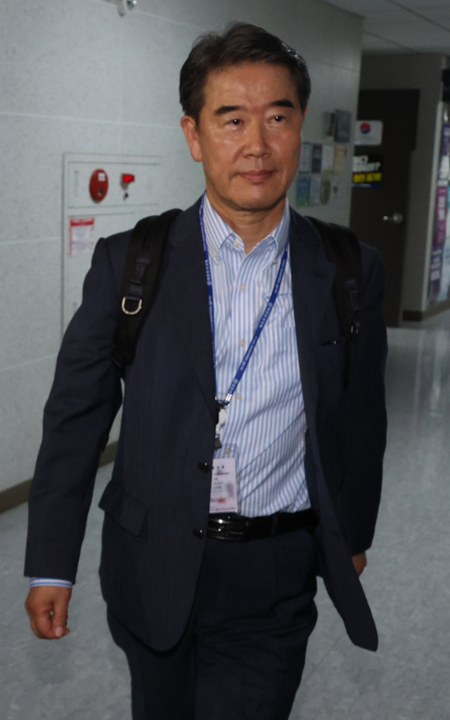 유재풍 국회 윤리특별위원회 윤리심사자문위원장이 20일 국회에서 열린 자문위 회의에 참석하고 있다. 자문위는 이날 회의에서 거액의 가상자산 논란으로 더불어민주당을 탈당한 김남국 의원의 징계안 심사를 마무리한다. 연합뉴스