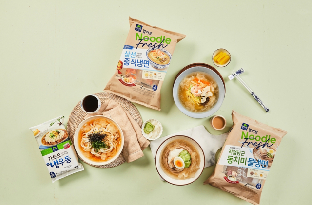 식품 업계에서는 전문점 못지않은 맛을 내는 밀키트와 유명 유튜버가 직접 간편식 브랜드를 론칭하는 등 간편식 시장 확대에 나서고 있다. 사진은 면사랑의 여름 면 간편식. 면사랑 제공