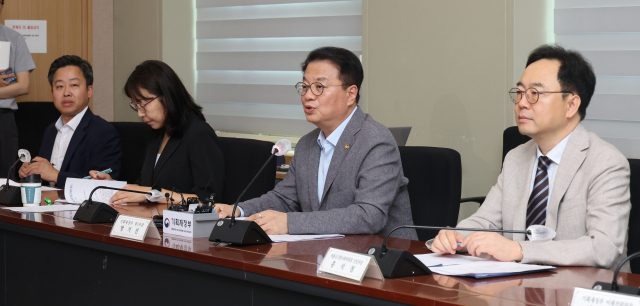 방기선 기획재정부 제1차관이 26일 정부서울청사 별관에서 열린 저출산대응정책간담회에서 발언하고 있다. 연합뉴스