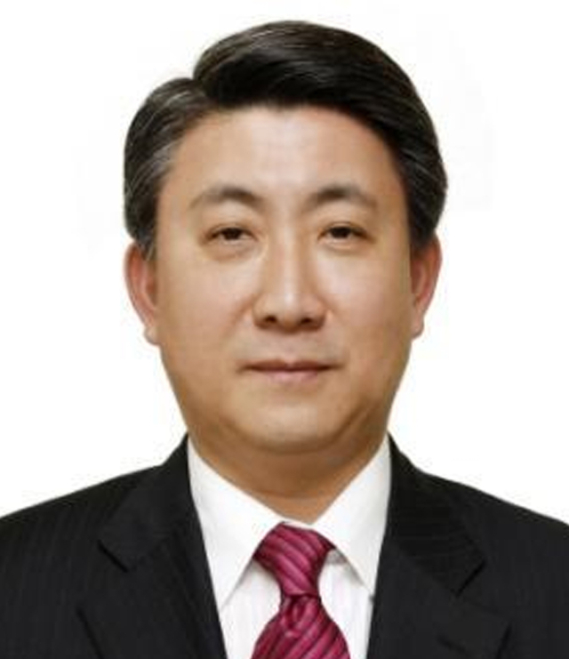 윤석열 대통령은 방송통신위원장 후보로 이동관 대통령 대외협력특별보좌관을 지명했다고 28일 대통령실이 밝혔다. 연합뉴스