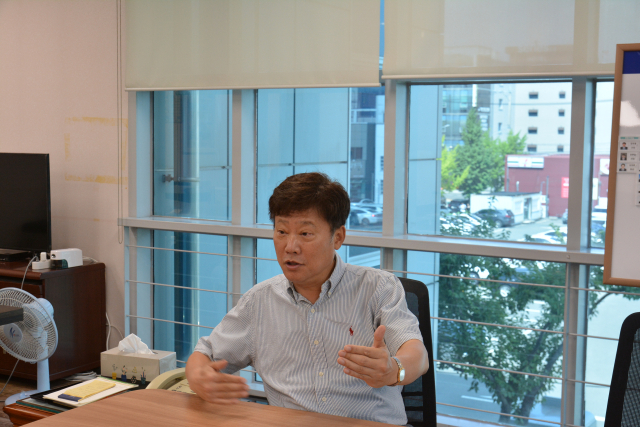 30일 대구기계부품연구원에서 만난 송규호 원장이 소부장 특화단지 선정에 대한 소회를 밝히고 있다. 대구기계부품연구원 제공.