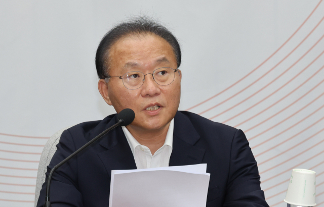 국민의힘 윤재옥 원내대표가 1일 오전 서울 여의도 국회에서 열린 원내대책회의에서 발언하고 있다. 연합뉴스