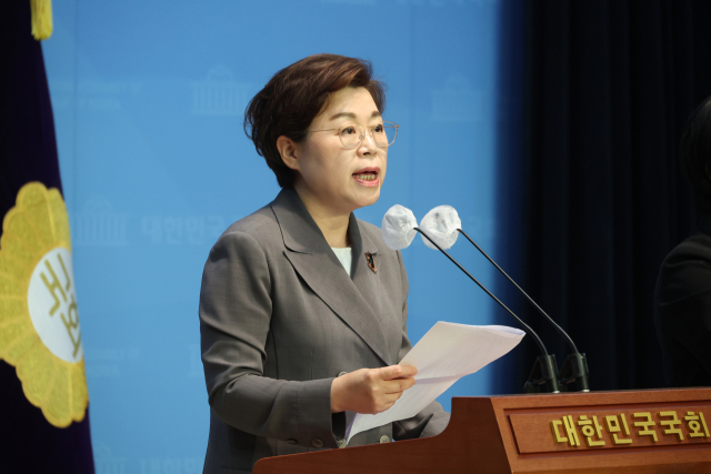 국회 국토교통위원회 국민의힘 간사인 김정재 의원이 24일 오후 국회에서 열린 서울-양평고속도로 등 국토위 현안 관련 기자회견에서 발언하고 있다. 연합뉴스