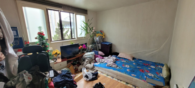 구미교육지원청은 공부방 환경개선사업을 통해 학생들의 학업 능률을 향상시키고, 가정의 공부방을 개선해 주고 있다. 공부방 환경개선사업 이전 모습. 구미교육지원청 제공