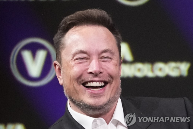 스타링크 위성을 싣고 발사되는 스페이스X 로켓. 연합뉴스