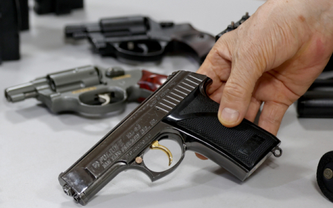 호신용 가스총으로 극단 시도…사각지대에 놓인 총포류 관리