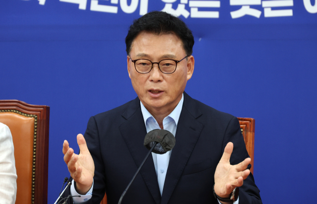 박광온 더불어민주당 원내대표가 6일 서울 여의도 국회에서 열린 더불어민주당 제4기 원내대표단 100일 기자간담회에서 발언하고 있다. 연합뉴스