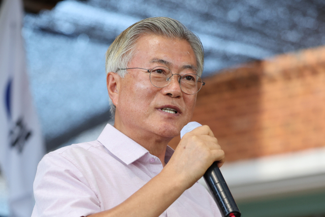 문재인 전 대통령이 8일 오전 전남 구례군 구례읍 양정마을에서 열린