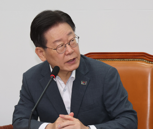더불어민주당 이재명 대표가 11일 국회에서 최고위원회의를 하고 있다. 연합뉴스