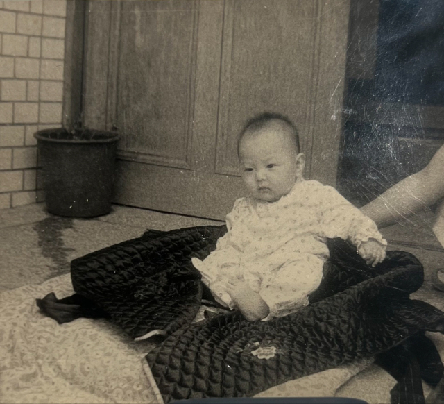 윤석열 대통령의 부친 윤기중 연세대 명예교수가 15일 별세했다. 향년 92세. 사진은 대통령실에서 15일 공개한 윤 교수가 직접 찍은 윤석열 대통령의 유아 시절. 연합뉴스