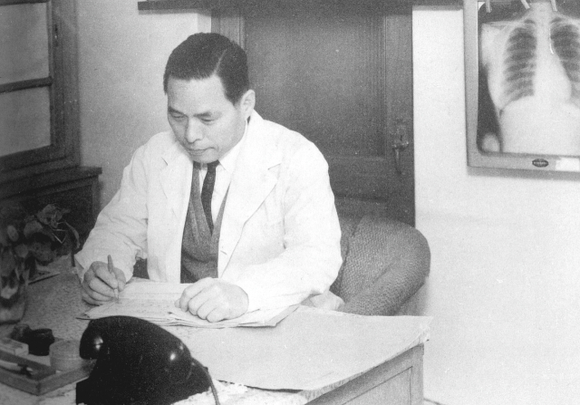 경북대병원 흉부외과 이성행 교수는 1961년 9월 13일 우리나라 최초로 선천성 심방중격결손증을 앓고 있던 8세 소년에게