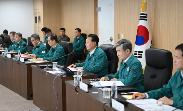 윤석열 대통령이 21일 오전 서울 용산 대통령실 국가위기관리센터에서 을지 국가안전보장회의(NSC)를 주재하고 있다. 연합뉴스